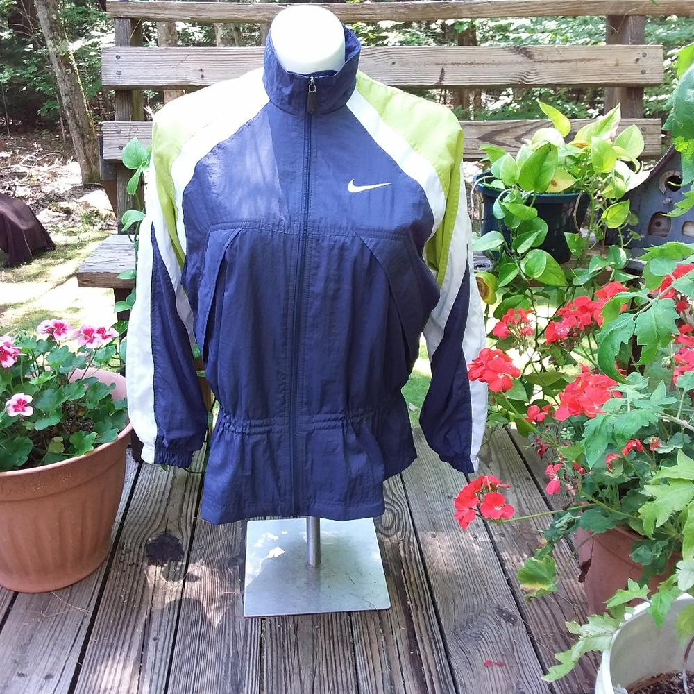 NIKE Women's Windbreaker.